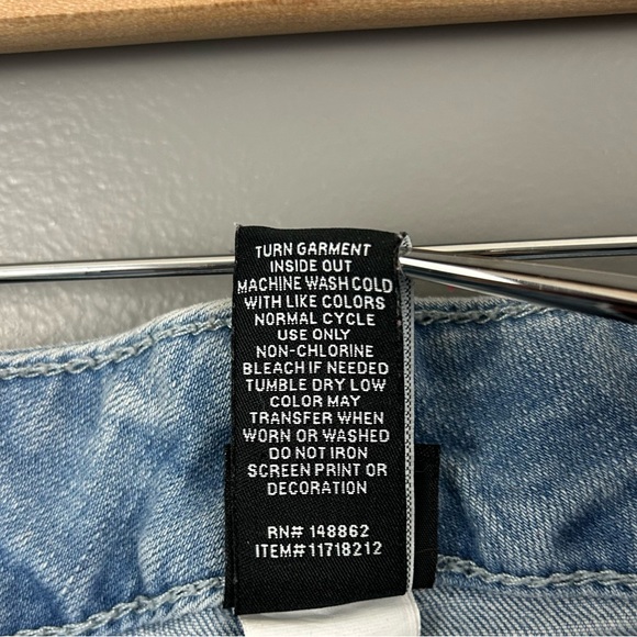 Disney Alice In Wonderland Embroidered Jean Shorts Size 18 - Picture 9 of 10